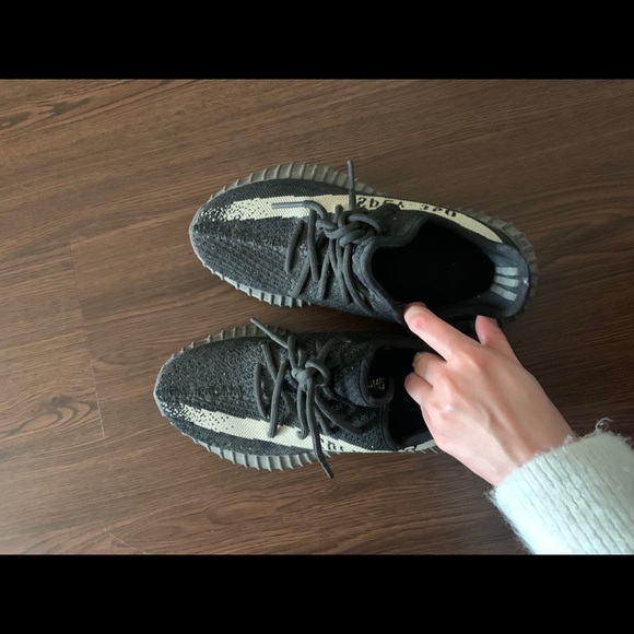 Yeezy 350 Oreo - Picture 5 of 6